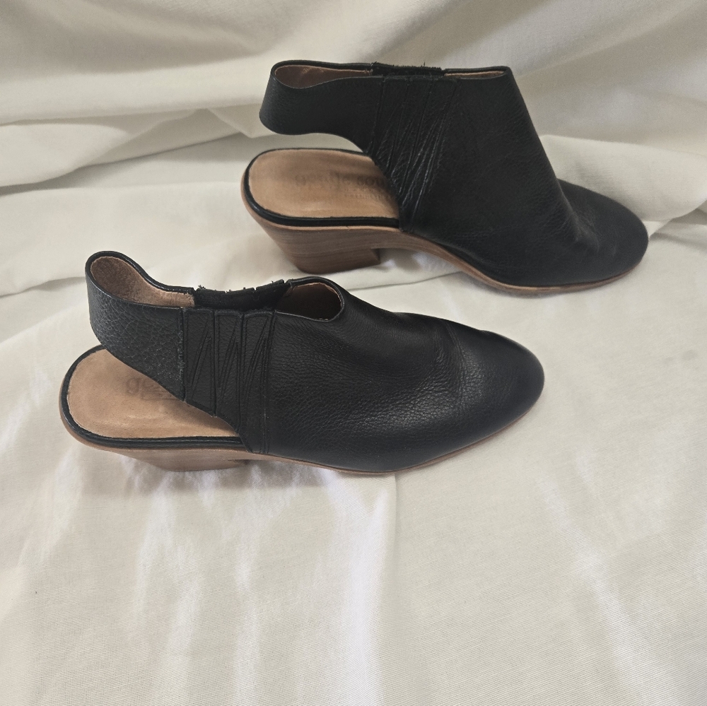 Gentle Soul Black Leather  Harlie Slingback 3" Block Heel. Size 9
